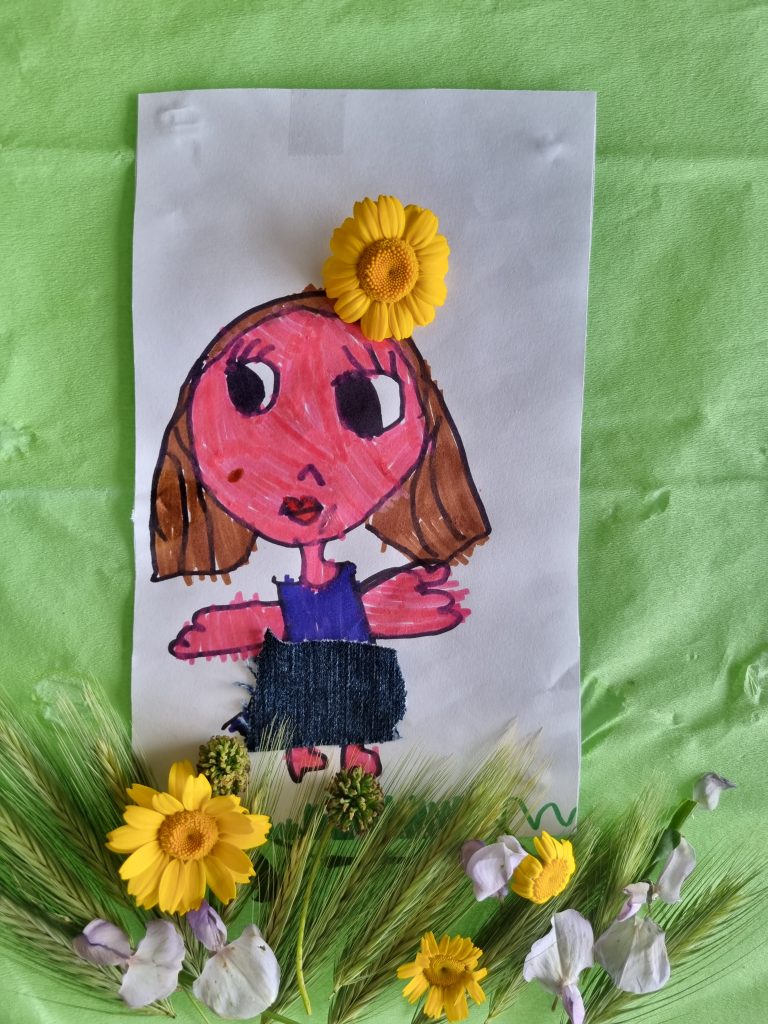 Iniziare la giornata di buonumore, trovando sul comodino, questa bellissima sorpresa, fatta con il cuore. Il mio ritratto creato, apposta per me, dalla mia nipotina. Mi ha anche abbellita! Meglio di così!