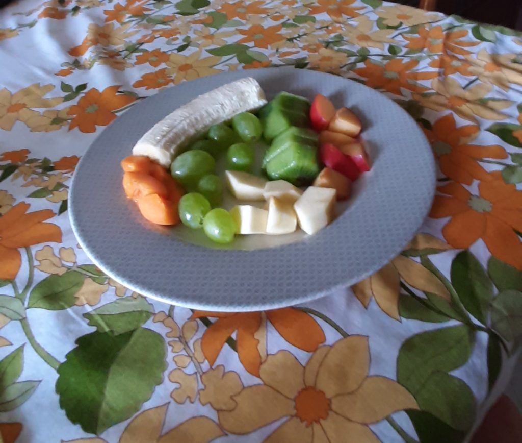 Mangiare ogni giorno frutta multicolore