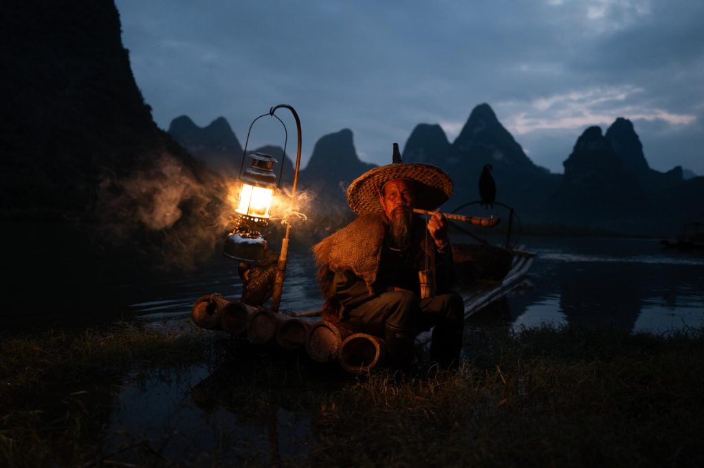 Capire le antiche tradizioni, in questo caso la pesca con i cormorani in Cina.