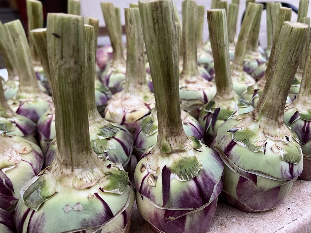 Quando viaggio assaggio sempre la cucina del posto, a Roma i carciofi romani erano squisiti.