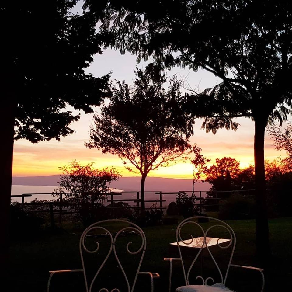 sapermi emozionare alla vista di un tramonto...trarre benessere dalle piccole cose che ci circondano è il mio segreto per una vita felice