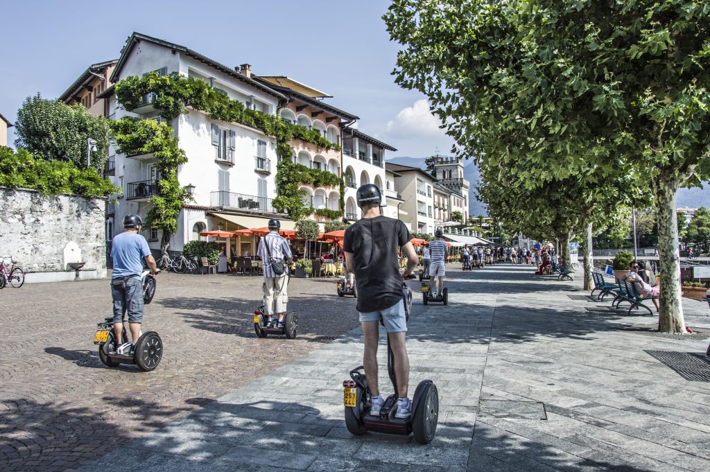 Il mio benessere è...viaggiare e trovare nuovi modi e mezzi di trasporto per visitare luoghi interessanti: uno fra questi é il segway, il veicolo elettrico che ha rivoluzionato la mobilità cittadina rendendola più capillare e sostenibile...é un mezzo ideale per i piccoli spostamenti e i suoi motori elettrici lo rendono particolarmente silenzioso e non inquinante. E l' ideale sia se si viaggia da soli che in gruppo.