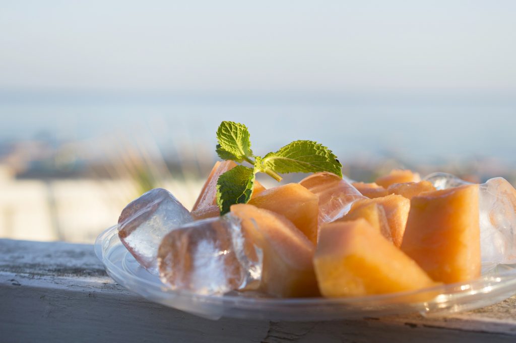 Il mio benessere è...assumere giornalmente frutta nella mia alimentazione; questo perché i suoi benefici sono molteplici: la frutta previene l'invecchiamento cutaneo, aumenta le difese immunitarie, ci aiuta a mantenere il peso sotto controllo, contribuisce al funzionamento dell'intero organismo e si prevengono così alcune malattie.