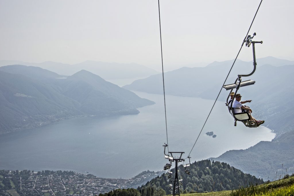 Il mio benessere è...godere della vista mozzafiato di splendidi panorami lacustri, scegliendo di prendere la seggiovia e provare stupore e brividi ad alta quota...