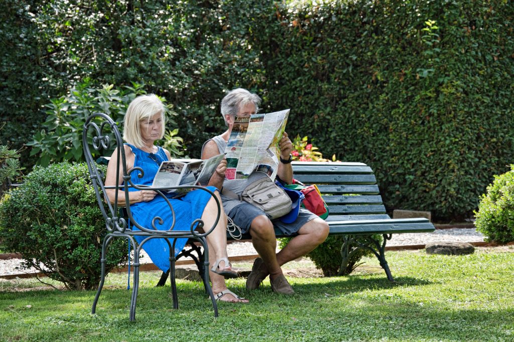 Il mio benessere è...rilassarsi in bel parco accogliente, circondati dalla natura e dal silenzio e godere di queste ore salutari sia per la mente che per lo spirito in compagnia di un buon amico: un libro...