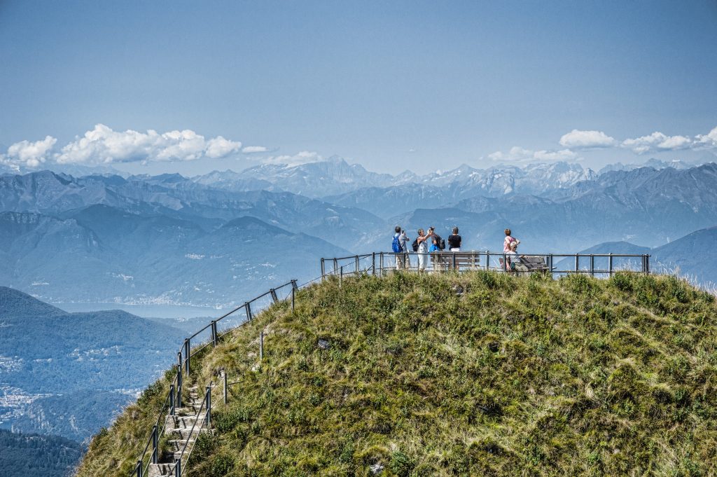 Il mio benessere è... arrivare, dopo tanto sforzo, in cima al mondo... affacciarmi e contemplare tutte le meraviglie attorno a me...e come dice "Jean-Jacques Rousseau"...C’è un libro sempre aperto per tutti gli occhi: la natura"