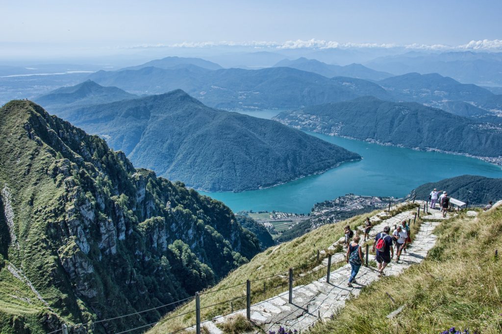 “Chi più alto sale, più lontano vede; chi più lontano vede, più a lungo sogna.”

Felice Bonaiti