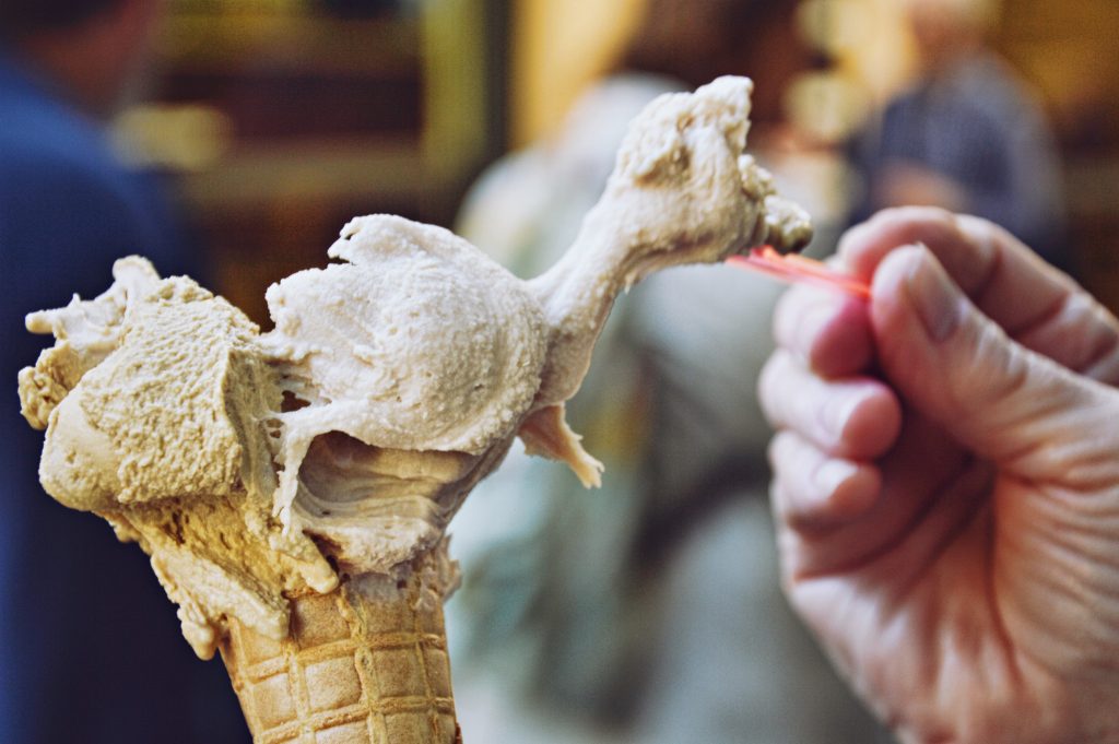 Il mio benessere è...ogni tanto concedermi uno sfizio soprattutto durante il periodo estivo! Il gelato é perfetto per concedersi un po' di refrigerio dalle elevate temperature! Quello artigianale, senza grassi vegetali idrogenati, coloranti e aggiunta di zuccheri, é un alimento sano, ricco di benefici per l'organismo. E' un alimento completo che contiene proteine, carboidrati, grassi, vitamine e sali minerali. È un alimento altamente digeribile e fa bene anche all'umore, il che non guasta mai!