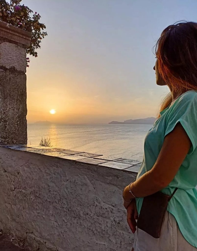 Il mio benessere é...ammirare un incantevole tramonto dalle tante sfumature di colore e sognare...