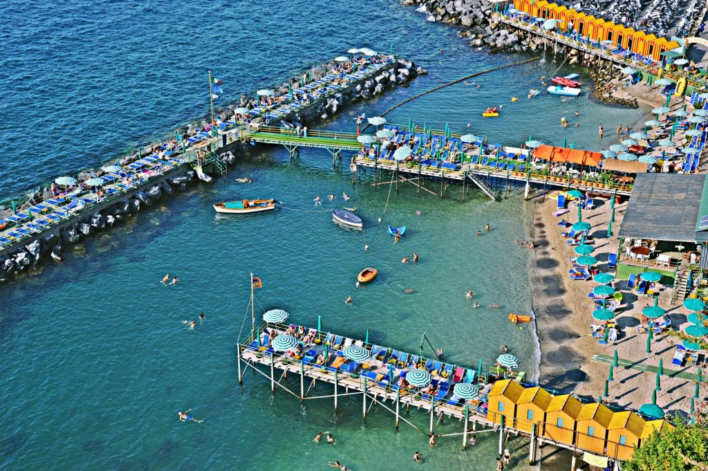 Il mio benessere è...mare, sole, abbronzatura, relax, divertimento e tanti bagni...intrisa di acqua di mare e salsedine...
Se il rumore del mare sovrasta quello dei pensieri, sei nel posto giusto.