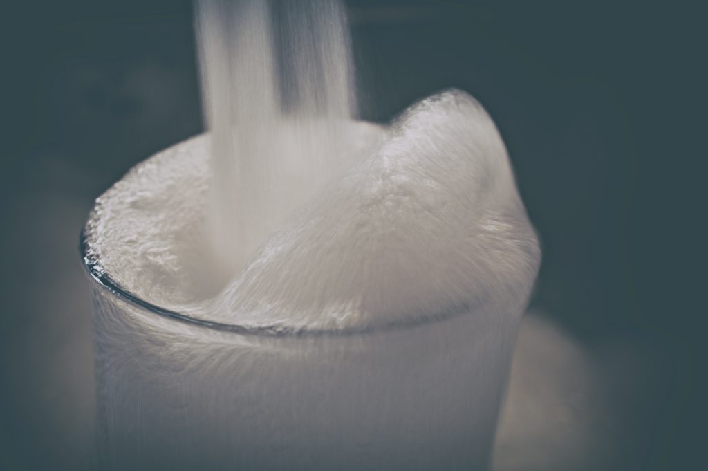 Il mio benessere è...assumere acqua nella giusta quantità è fondamentale per il nostro benessere psicofisico. Bere acqua aiuta a eliminare le tossine e le sostanze di scarto, normalizza la temperatura corporea, disintossica e purifica l'organismo, agevola il trasporto di nutrimento alle cellule e aiuta la digestione.