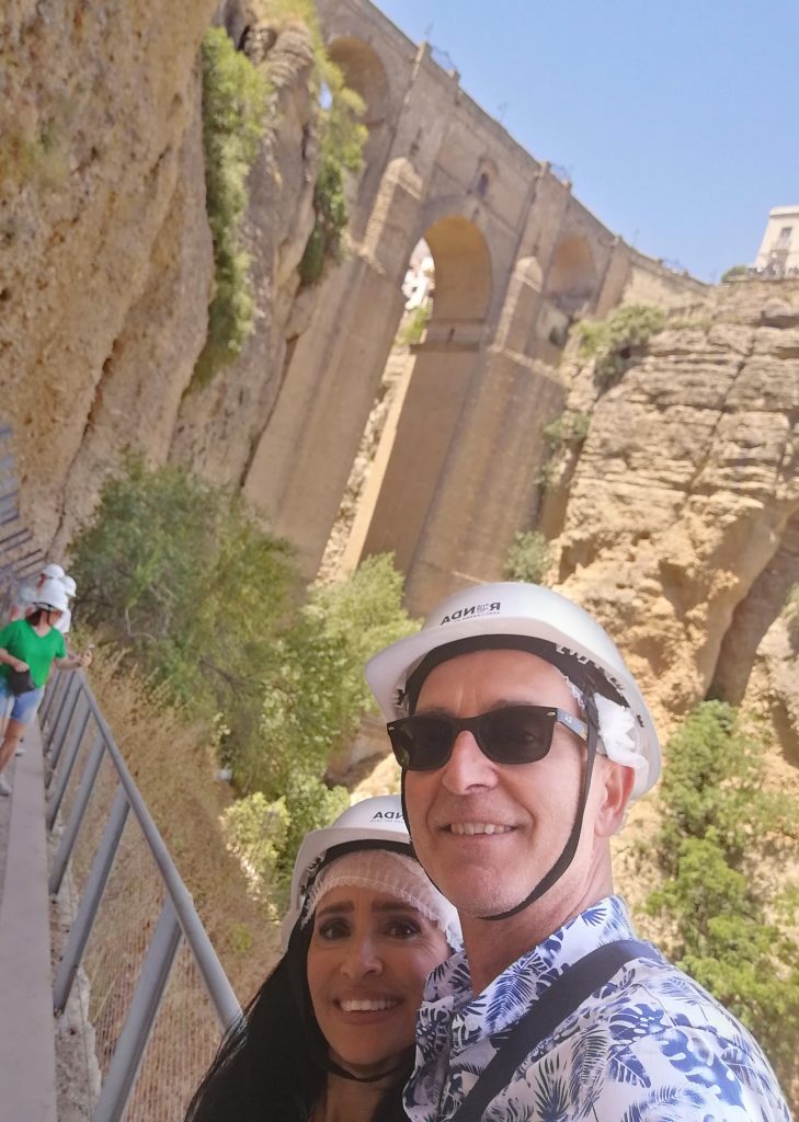 Camminare per i magici sentieri di una città che sembra fuori dal tempo.