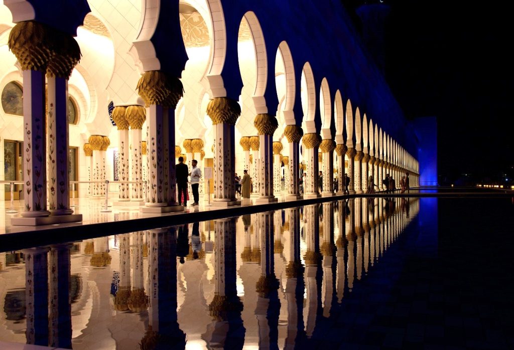 Uscire a girovagare con la mia macchina fotografica e giocare con luci, ombre e riflessi