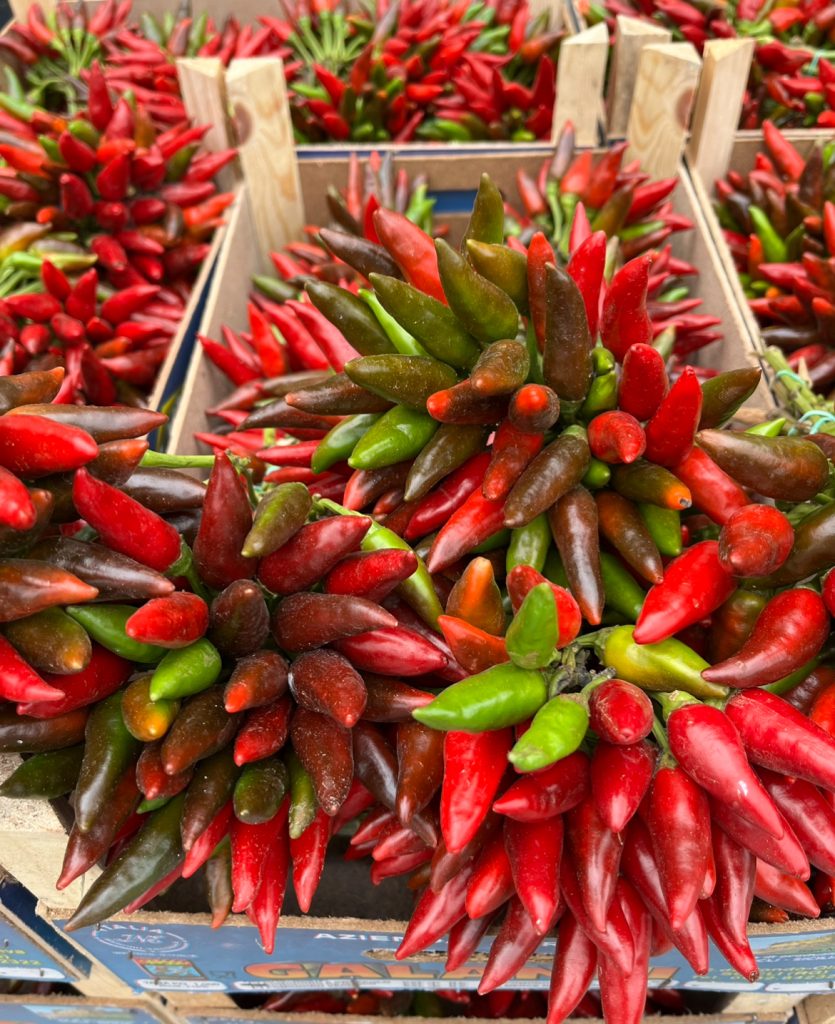 Ogni domenica vado al mercato dove trovo la frutta e verdura a Km 0