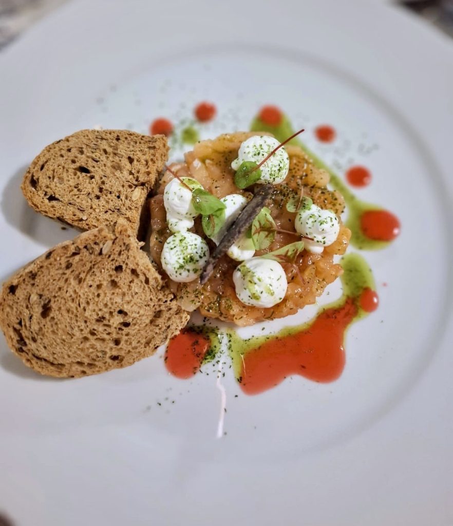 Equilibrio: nutrire il corpo con ciò che fa bene e gratificare i sensi con ciò che è bello. E' scegliere ingredienti freschi, sapori genuini e momenti di cura, anche a tavola