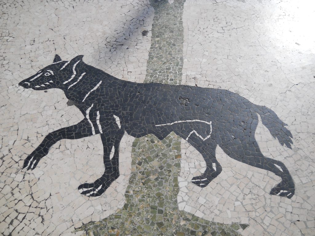 CAMMINARE NELLE PIAZZE PIù BELLE D'ITALIA