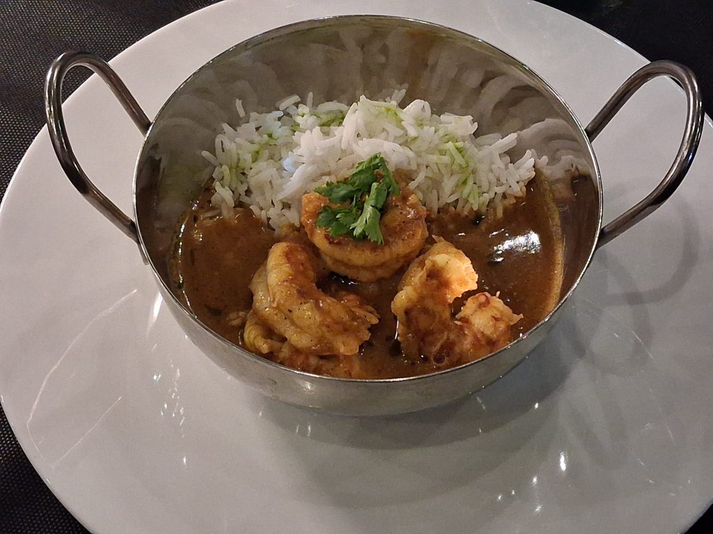 Cucinare con fantasia ed equilibrio.ingredienti sani e freschi e un tocco di spezie, per viaggiare con gusto