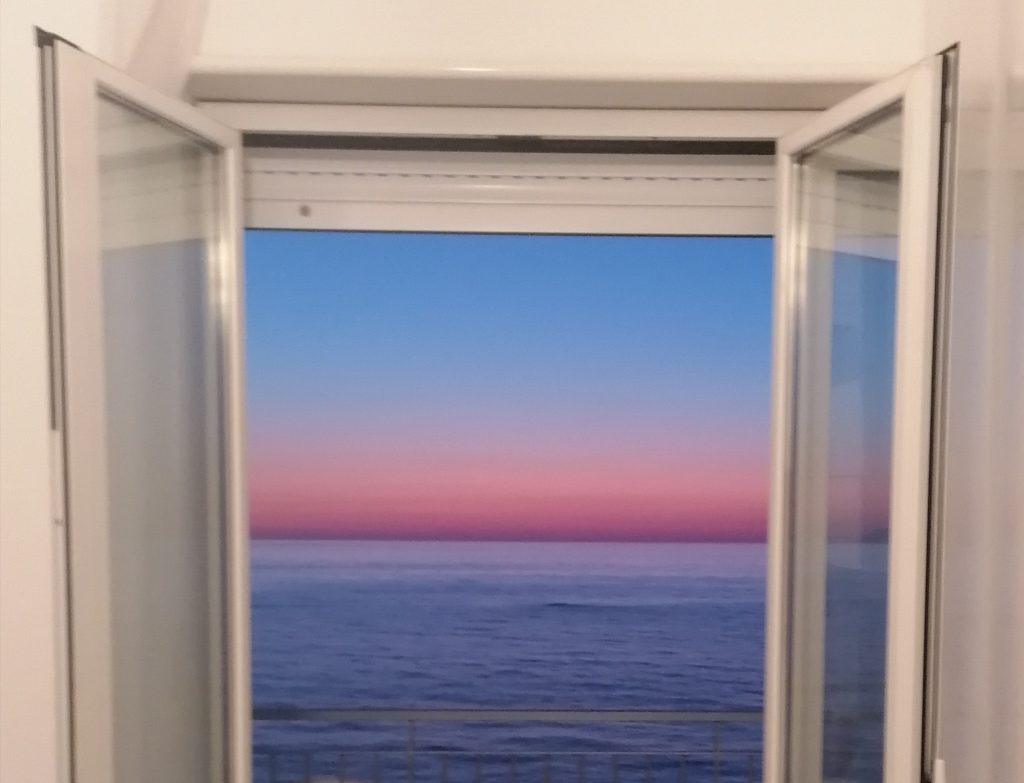 Stupirmi sempre per la bellezza della natura, per i suoi tramonti incantevoli, per l unicità dei preziosi momenti che ci regala.