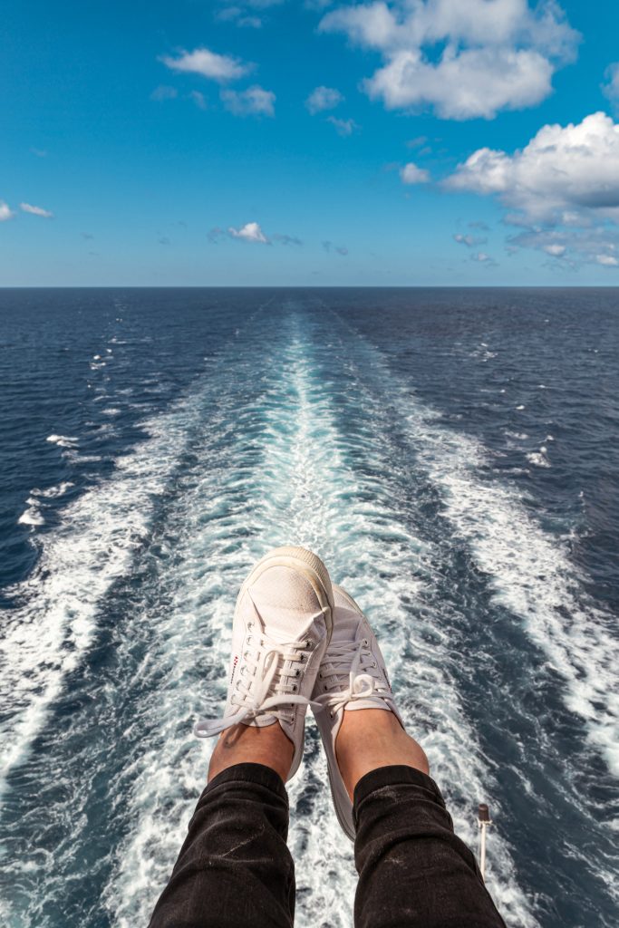 ...rilassarsi contemplando il mare...