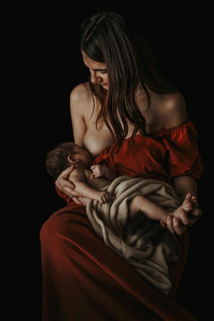 Quando, in un solo gesto, trasmetto, calore, protezione,conforto e nutrimento.
L'allattamento materno é il gesto naturale più gratificante che una donna possa compiere....