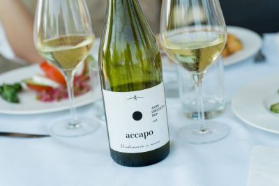 Dettaglio vino a tavola - foto Valle di Assisi