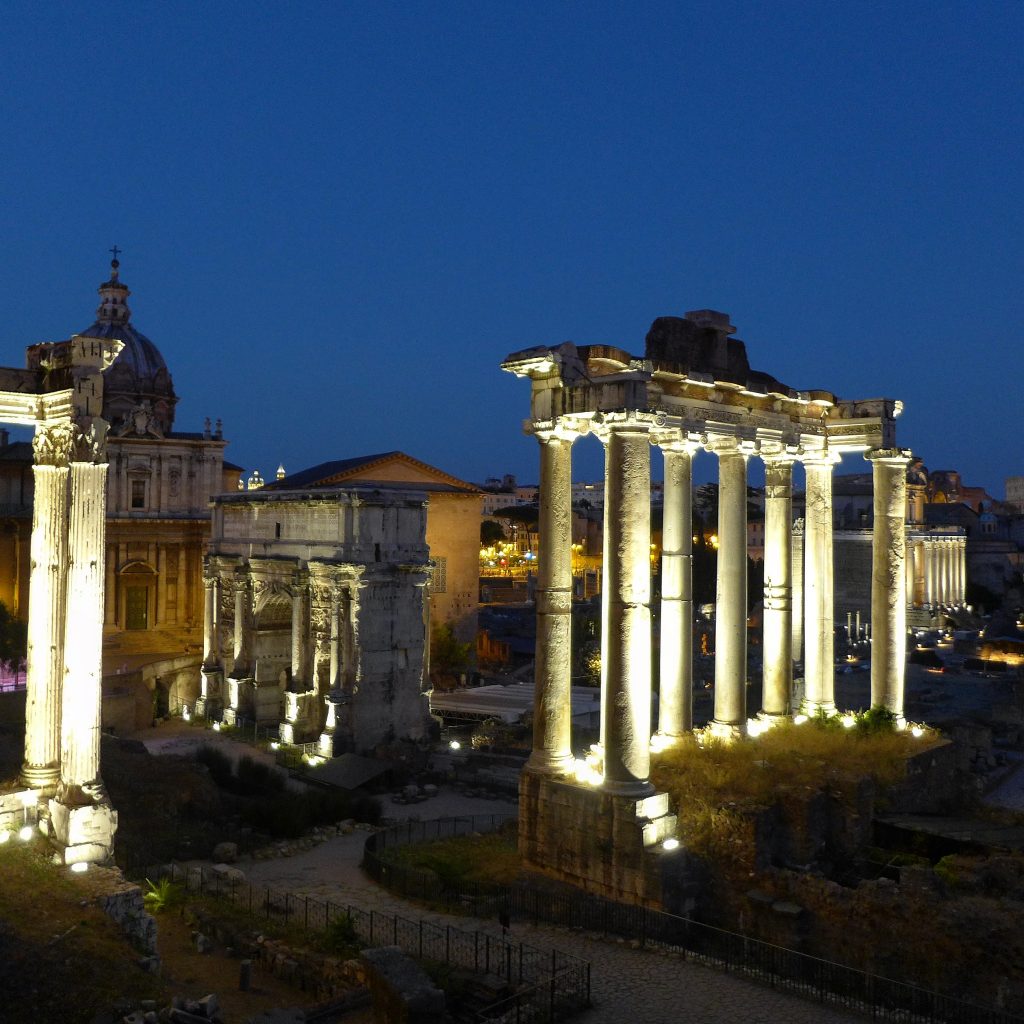 passeggiare al tramonto tra le bellezze di Roma !