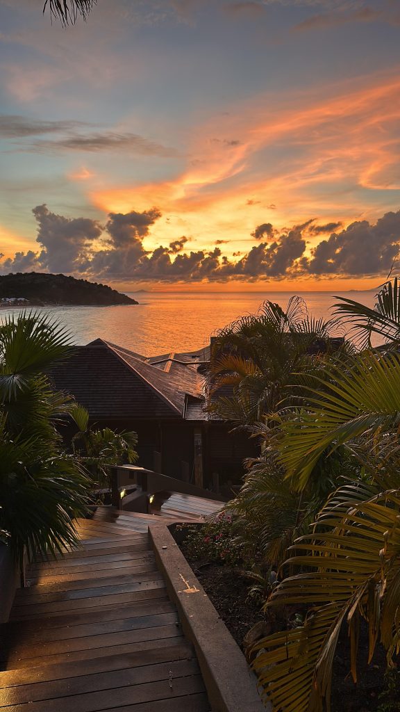 Il mio bennessere è immergermi nei tramonti più belli, magici e misteriosi, che ti scaldano il cuore, provare pace in un mix di emozioni positive per corpo e mente e poi sognare...