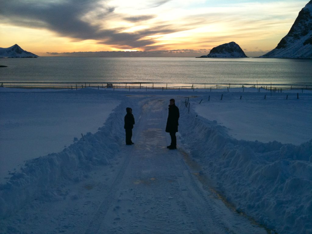 un paesaggio innevato, sfidare le aspettative, andare nel mondo ed essere coraggiosi, desiderare, aver bisogno, avere fame di avventure, abbracciare il cambiamento, la possibilità e il rischio, così da poter respirare e sapere cosa significa essere liberi.