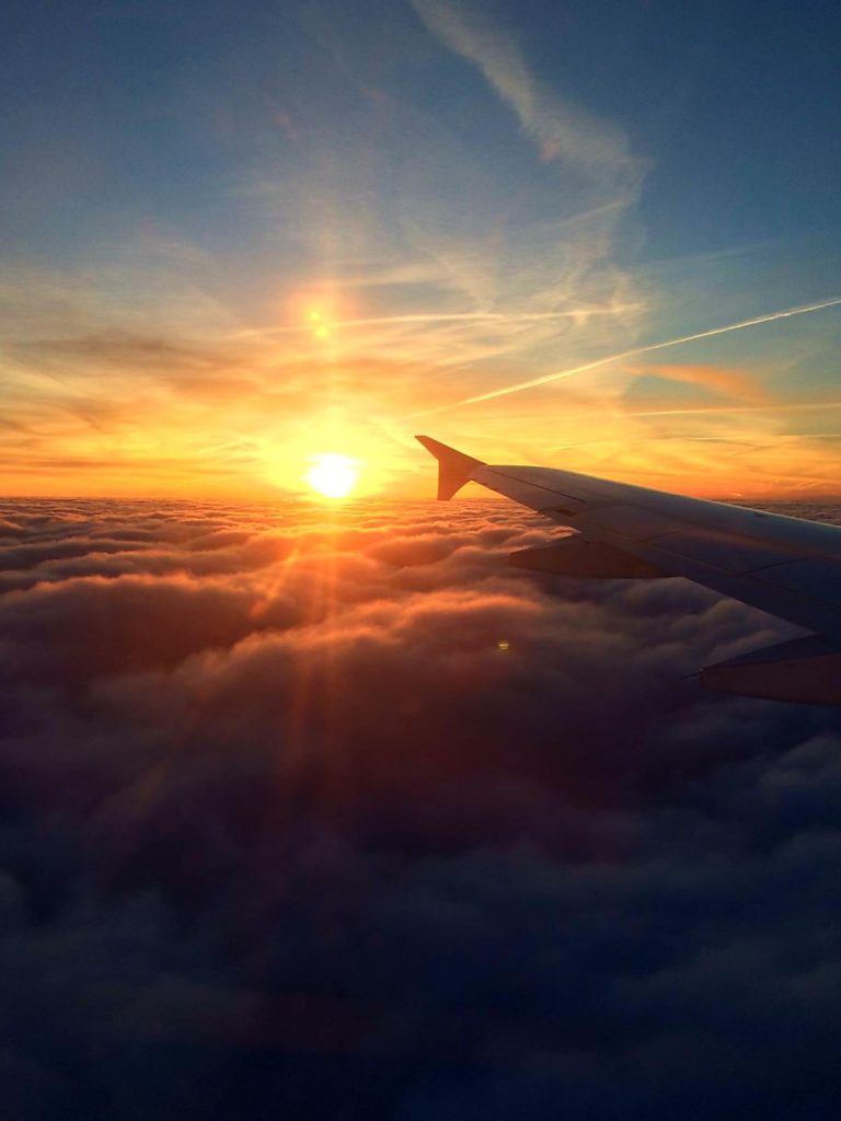 Toccare il cielo con un dito, la felicità in partenza per un nuovo viaggio, una nuova avventura, in compagnia delle persone a cui voglio bene...
