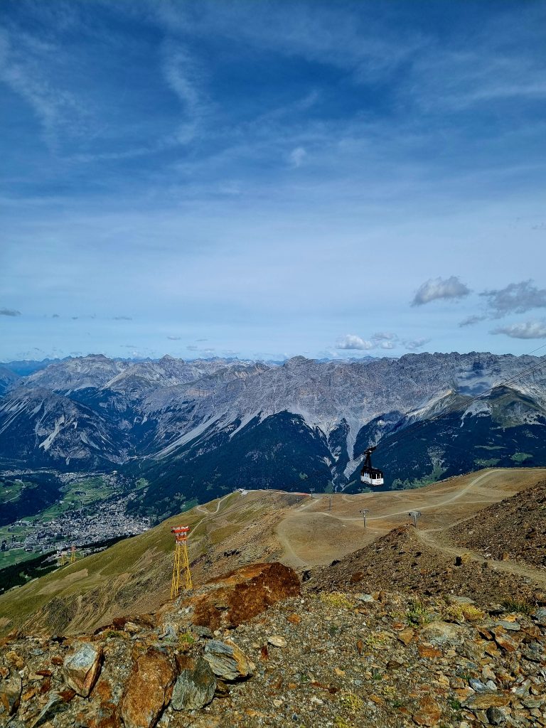 Essere qui sola con la bellezza della natura e con il vento che mi soffia tra i capelli...un'esperienza indimenticabile