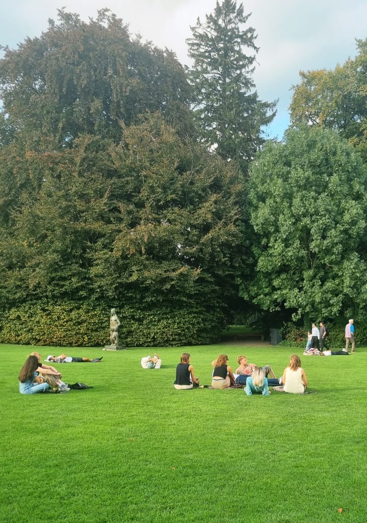 Momenti di semplice relax, in buona compagnia, all'aria aperta, liberi, spensierati