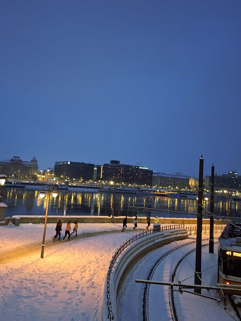 ... correre sulla neve, sulle rive del Danubio , esperienza indimenticabile...bellissimo