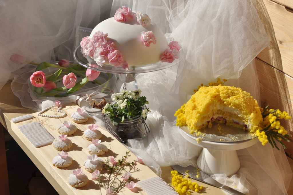 preparare dolci pensieri per le donne della mia casa, non solo oggi… amore e rispetto incondizionato, lo meritano ogni giorno. “Una donna dovrebbe essere due cose: chi e cosa vuole.” Coco Chanel