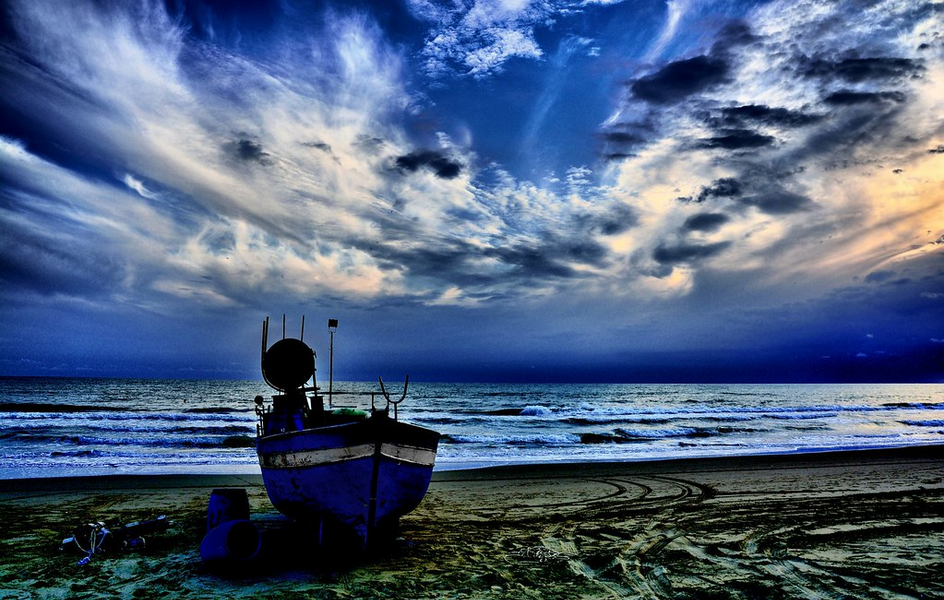 l’arrivo di uno splendido tramonto, così rapido e inatteso da dare la sensazione che il cielo si stesse muovendo velocissimo. La natura sorprende sempre!!!
