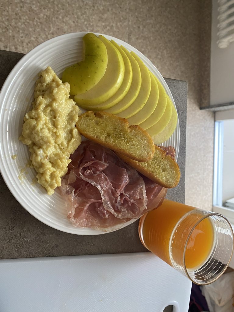 Svegliarmi al mattino Cucinare una buona colazione da condividere con la persona che amo.