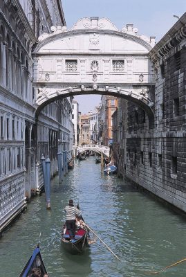 Gondola in un canale, Venezia - foto MSC Crociere