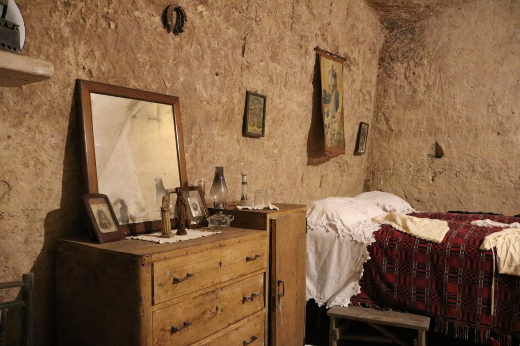 Rifugiarmi tra i posti semplici del passato, dove il tempo scorre più lentamente e la semplicità ti appaga l'anima
