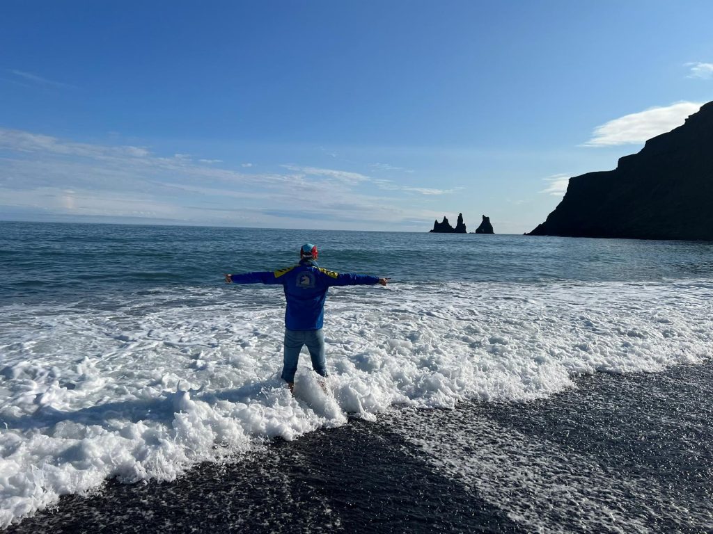 resistere alle onde dell'oceano - acqua gelata - impavidamente