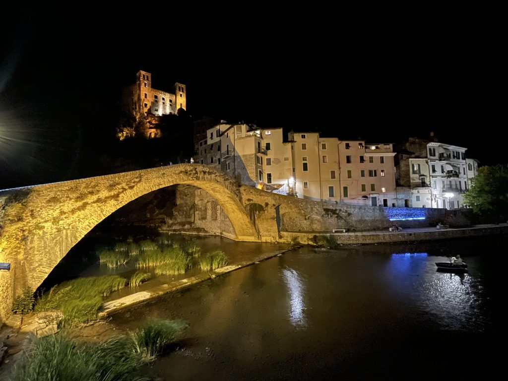 scoprire piccoli borghi e perdermi nelle viuzze