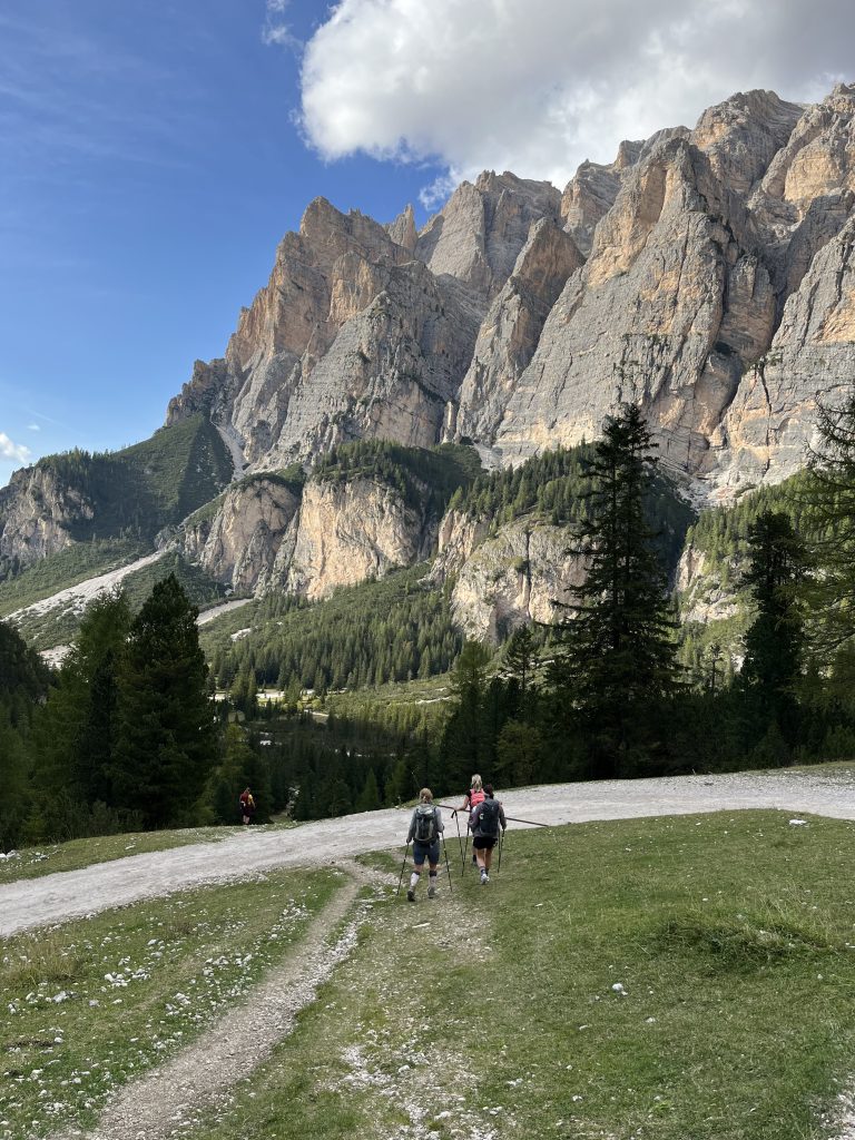 I Dolomiti è un posto magnifico per praticare Hiking