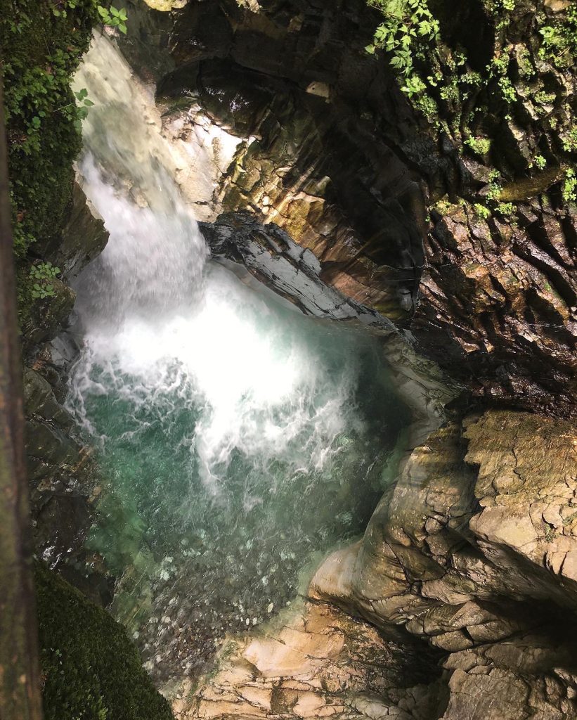 Trekking con vista sulla cascata