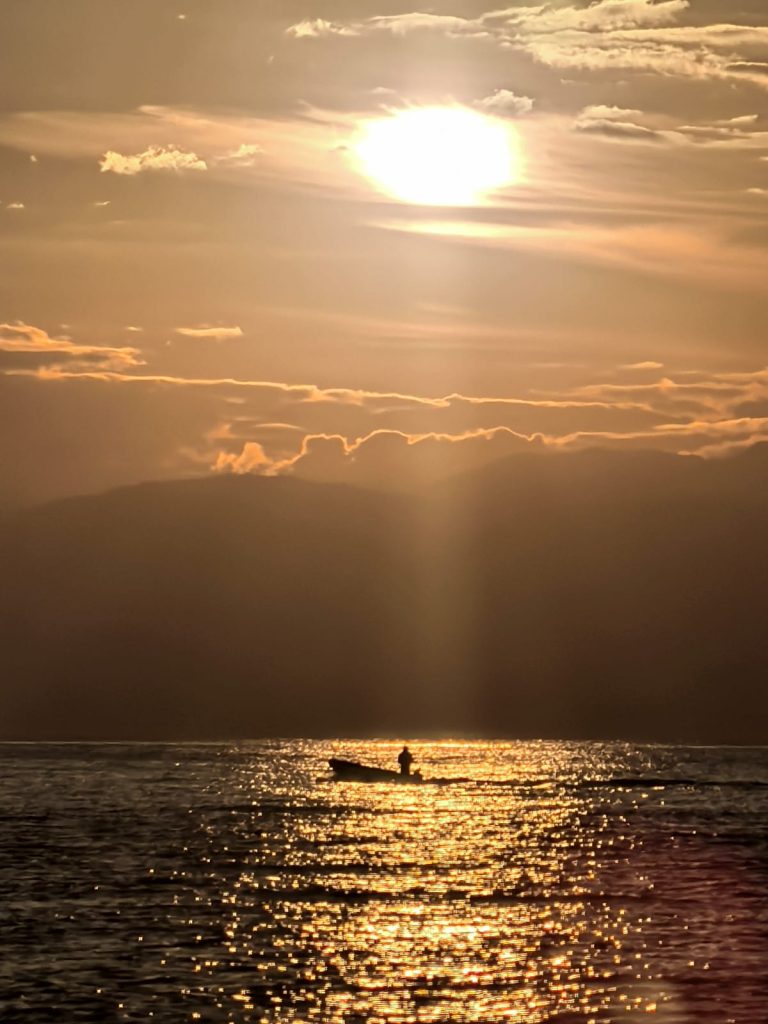 dove il mare luccica e tira forte il vento...