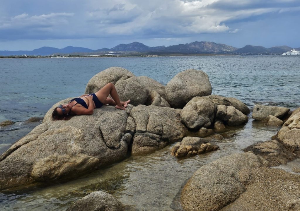 Sul confine tra roccia e mare ritrovo il mio equilibrio e benessere