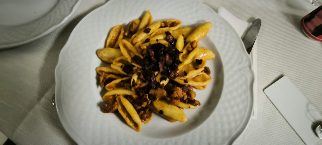 Esplorare la cucina tipica di un territorio