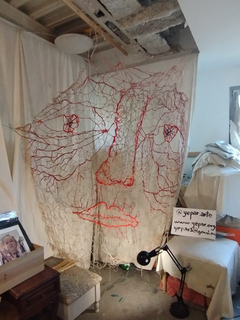 trovare un luogo dove, osservando le opere d'arte, mi sento bene, ritrovo me stessa. Parlando con gli artisti sono felice di aver incontrato persone simili a me.