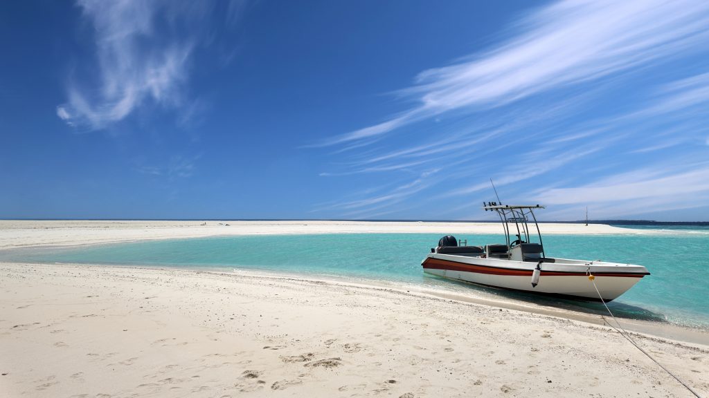ammirare la bellezza e i colori della natura, il silenzio di spiagge disabitate che riportano all'essenza della vita.