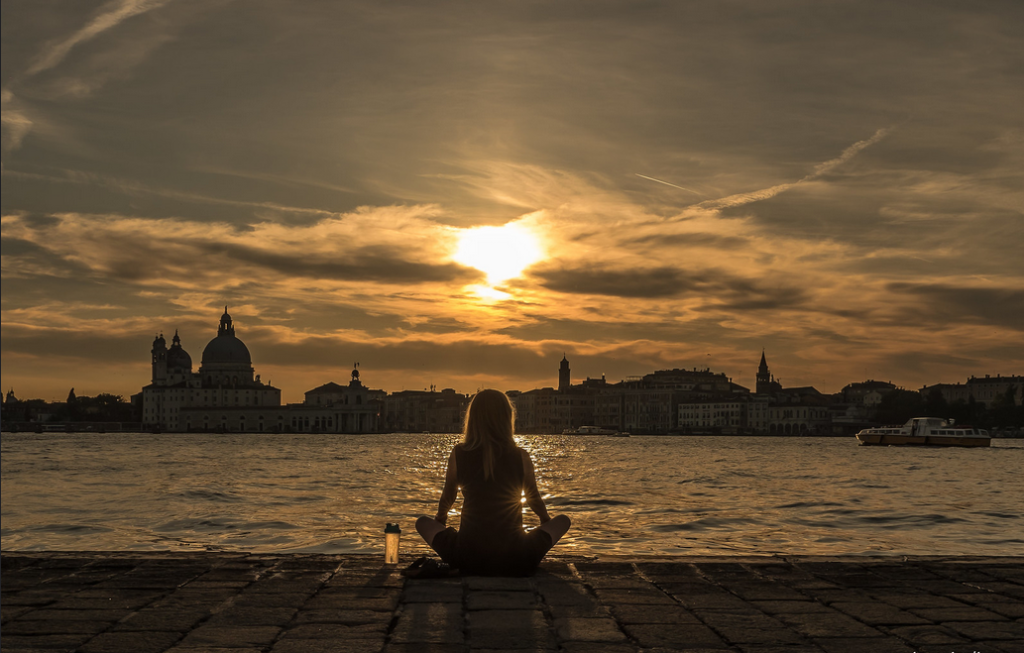 associare due mie passioni: viaggi e meditazione, Venezia è perfetta.