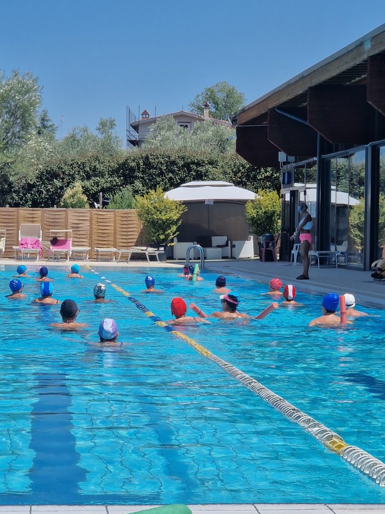 Prendermi cura del mio corpo, allenandomi con costanza e dedizione (e in più in queste giornate di afa, l'acquagym è un vero toccasana)