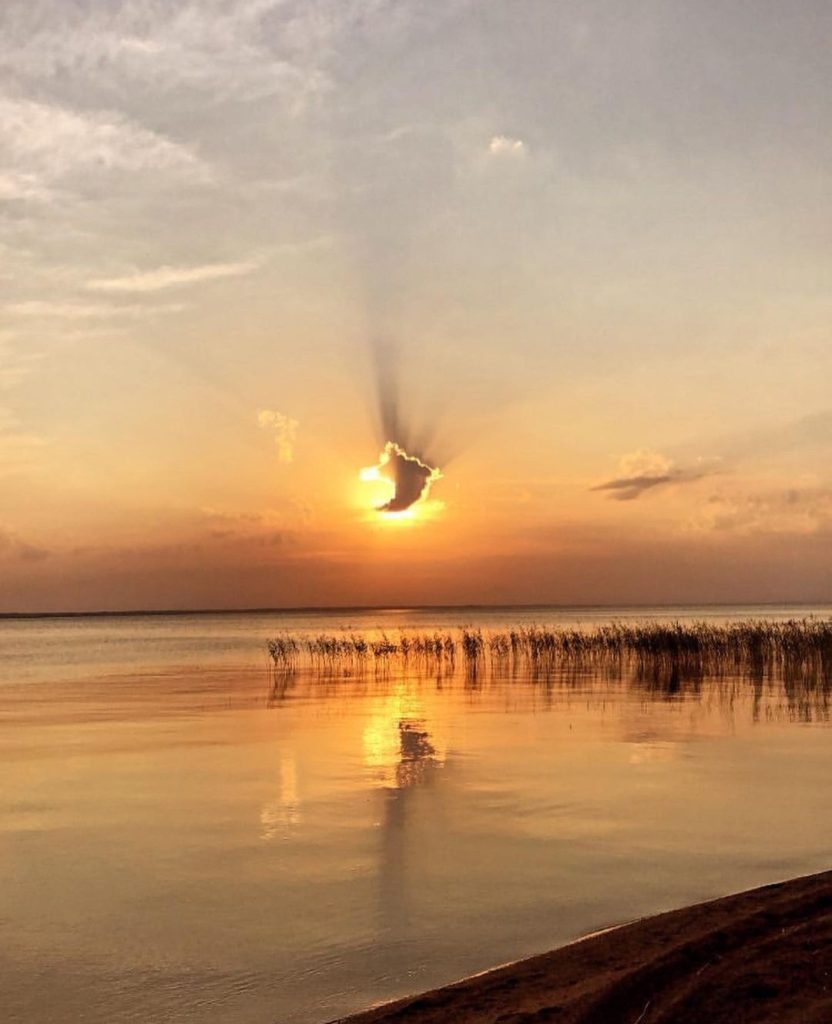 Il mio benessere è..pensare che il tramonto è il momento in cui il cielo si innamora del mare