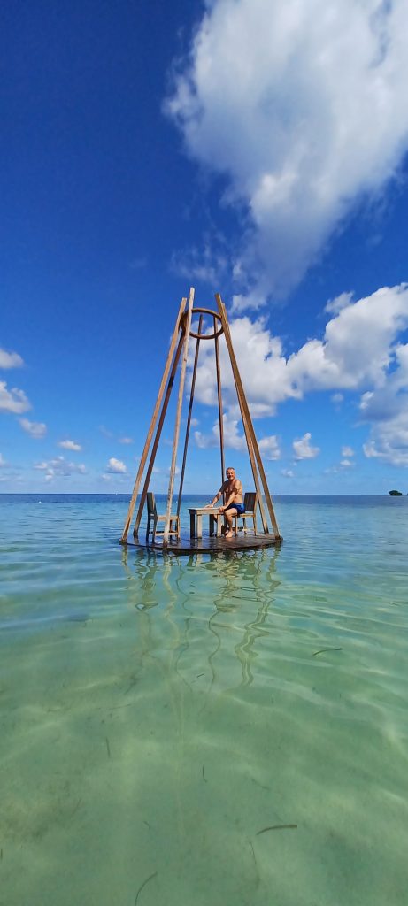 lasciarmi coccolare dolcemente dalle onde, tra sole, nuvole e pace interiore